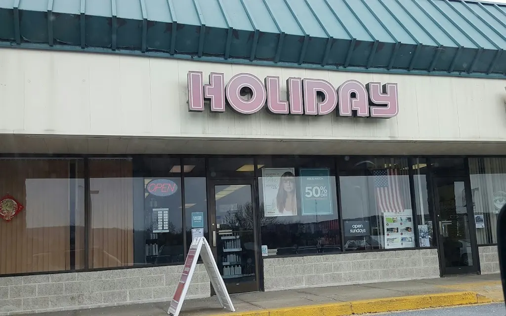 HOLIDAY HAIR — Hair salon in Clearfield